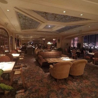 ヨーロピアンな店内