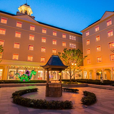 夜の東京ディズニーセレブレーションホテル外観