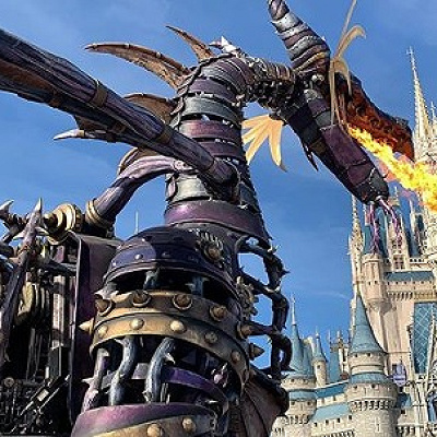 火を噴くドラゴンのフロート