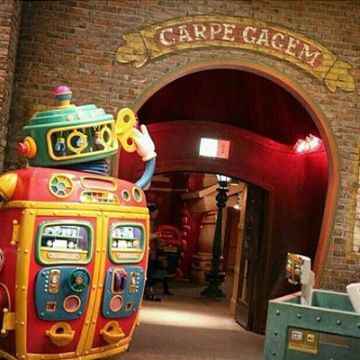 ギャグファクトリーのガチャガチャマシーン