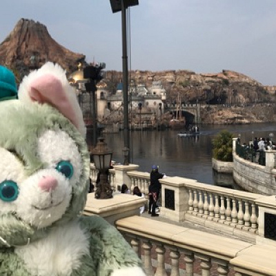 ディズニーシーを一緒に満喫しているジェラトーニ