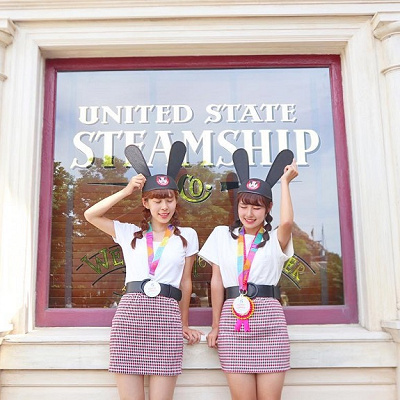 ギンガムチェック×白Tシャツの双子コーデ