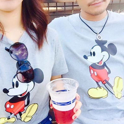 グレーのミッキーT