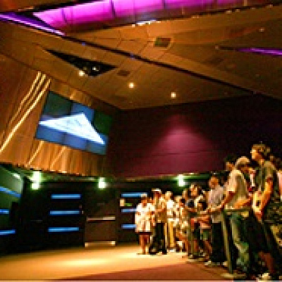 USJパーク貸切イベントで「ターミネーター 2:3-D」を楽しむゲストたち