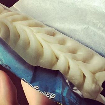 ディズニーシーの定番グルメのギョウザドッグ