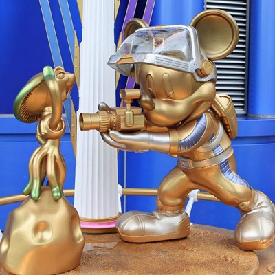 トゥモローランドのハピエストミッキースポット 