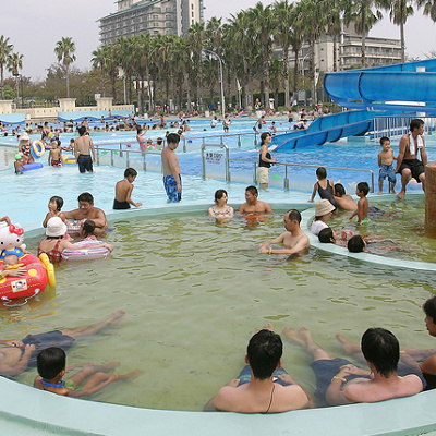 温水プール