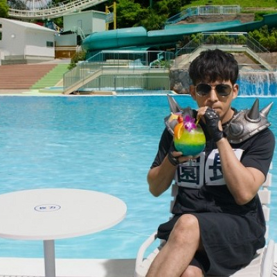 ひらかた愛に溢れる超ひらパー兄さん園長