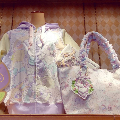 パーカとトートバッグ