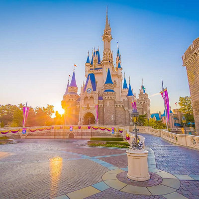 ディズニーの貸し切りはいくら