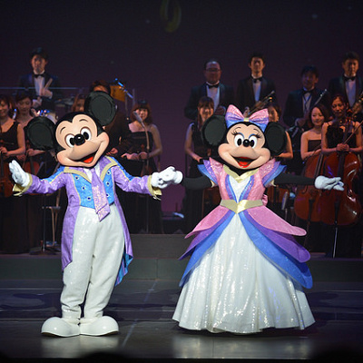 バレンタインを彩る美しいショーです。