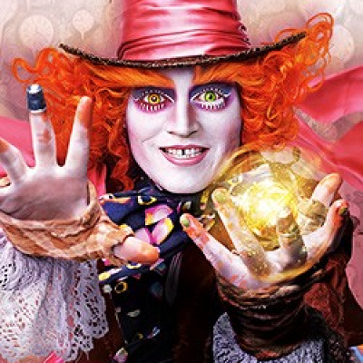 マッドハッター役のジョニー・デップとは