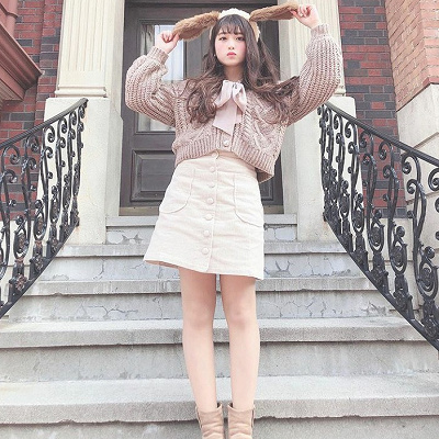 ユニバの春先にはニットカーディガンが大活躍