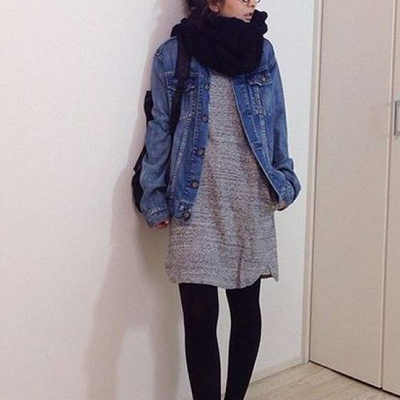 ニットワンピースは短めジャケットと合わせて♪