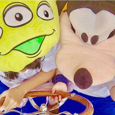 (左)リトルグリーンメン＆(右)グーフィーのファンキャップ