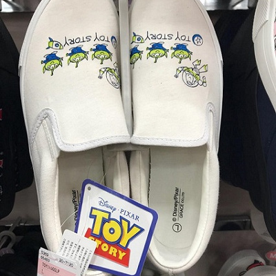 リトルグリーンメンのスリッポン