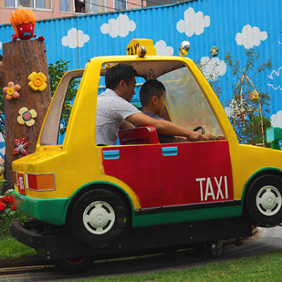 ちびっ子タクシー