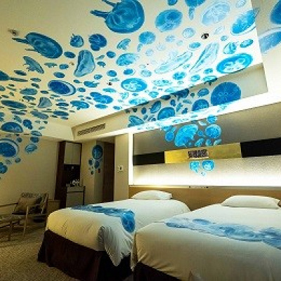 見上げる! MANTEN くらげルーム