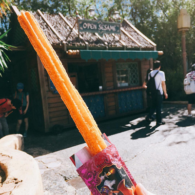 ワゴンの周りには木陰がたくさん！