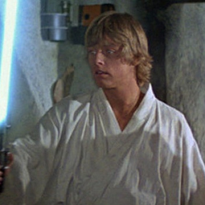 ライトセーバーを手にするルーク・スカイウォーカー