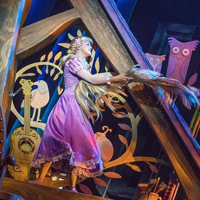 物語の冒頭で流れるこの歌で心を掴まれる人も多い