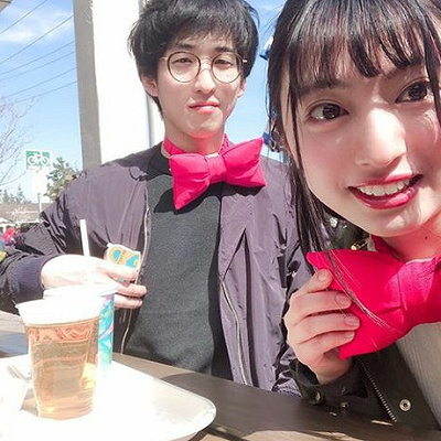 名探偵コナンの蝶ネクタイ型変声機をおそろいで／2019年撮影