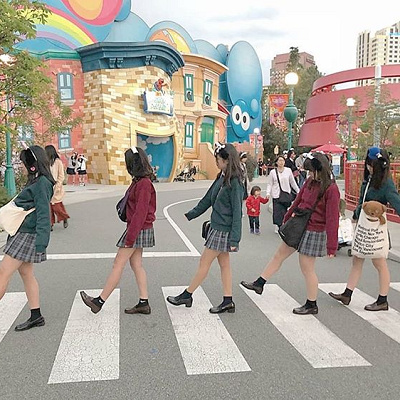 お揃いセーター×制服