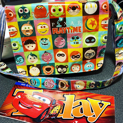 メッセンジャーバッグ