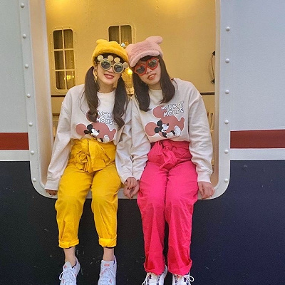 ミッキートレーナー×カラフルアイテム