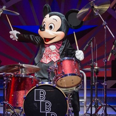 ミッキーのドラムパフォーマンスも☆