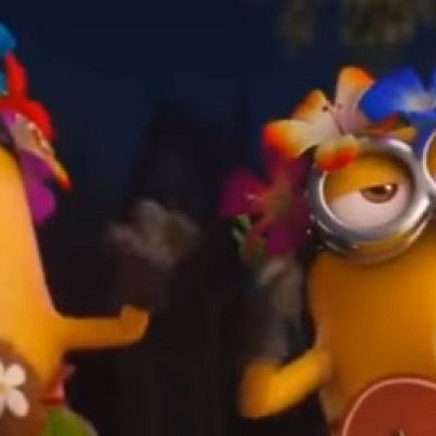 ハワイアンな歌を歌うミニオン