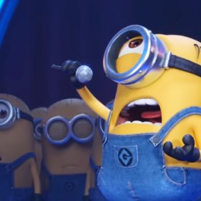 コンテストで歌うミニオン