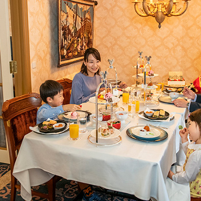 ミラコスタ・スイート・アフタヌーンパーティー：食事を楽しもう！