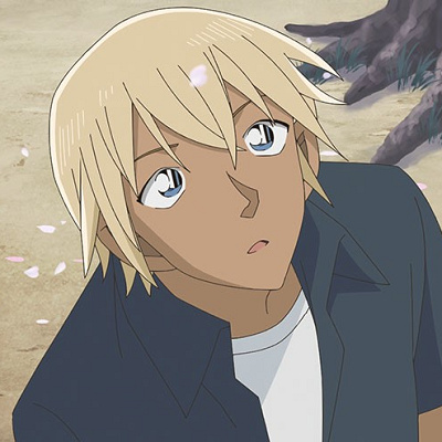 桜の木を見上げる安室さん(公式サイト)