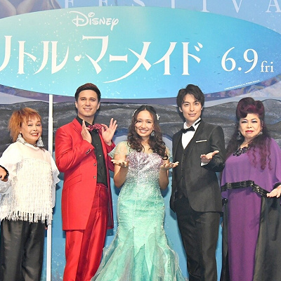 海宝直人さん（右から2番目）