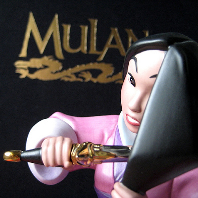 男装して戦場へ赴くムーラン