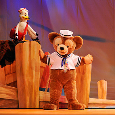 ダッフィーの隣にいるのが、かもめのティッピーです