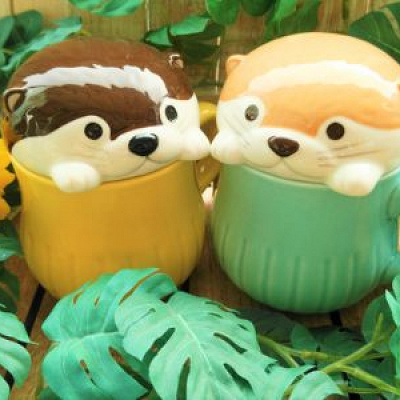 カワウソすっぽりマグ（税込1,518円）