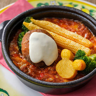 ニョッキとミートソースのオーブン焼き、チーズソースのハンバーグ添え