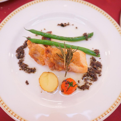 銘柄鶏のポワレ、タプナードソース　¥2,160
