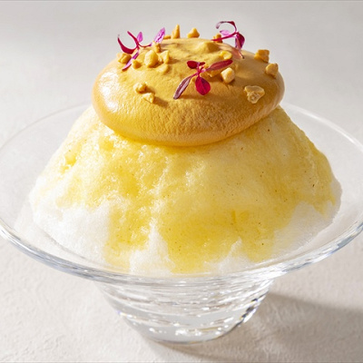 洋梨のかき氷 キャラメルのエスプーマ　ヘーゼルナッツとチョコレートのソース アッサムティーのアクセント