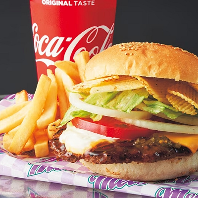 ペッパーテリヤキ＆サワークリームバーガーセット（ユニバハロウィンフード2023）