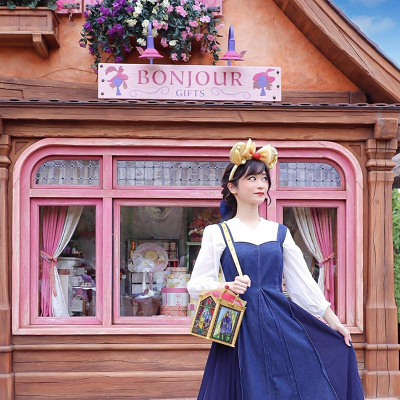 ピンクのショーウィンドウ