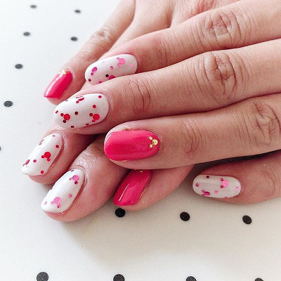 ピンク×ドットのホログラムネイル