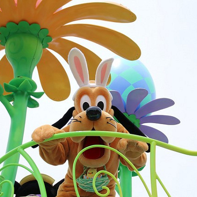 スペシャルイベント「ヒッピティ・ホッピティ・スプリングタイム」のプルート（2015）