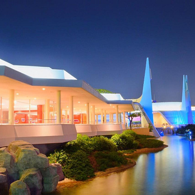 人気のアトラクションやレストランが揃う