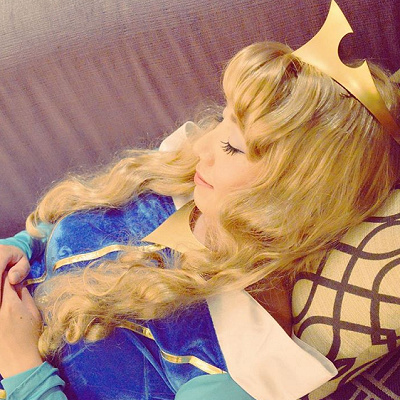 ブルードレスのオーロラ姫