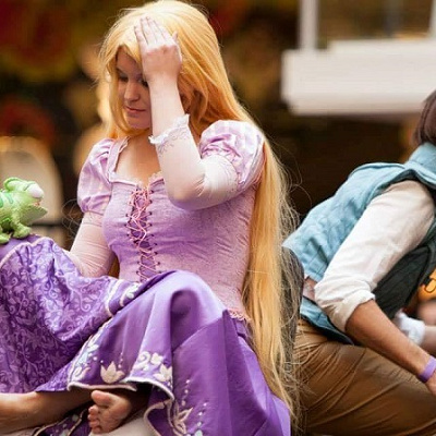 ラプンツェルがついに覚悟を決めて塔の外に出る