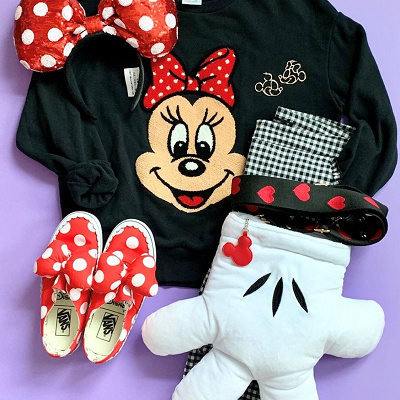 レッド×ブラックコーデ