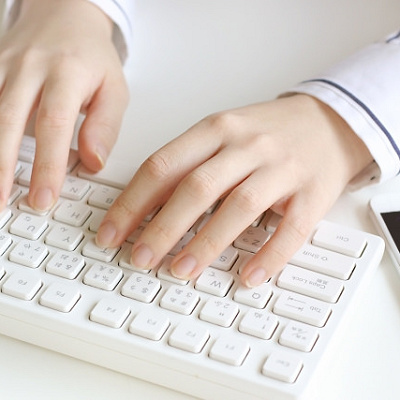 予約はインターネットまたは電話にて